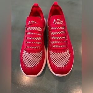 APL (Athletic Propulsion Labs) Women’s Techloom Breeze.